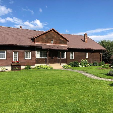 Mily Apartament Ustrzyki Dolne Buitenkant foto