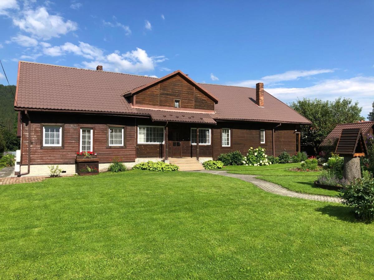 Mily Apartament Ustrzyki Dolne Buitenkant foto